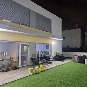 Mikaela Ii Guest house